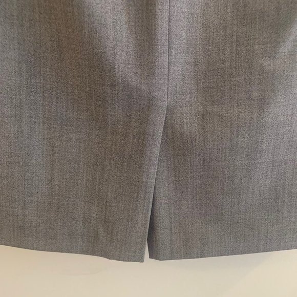 Skirt suit - Picture 9 of 9